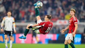 دنیل گرا، دفاع راست جدید و مجارستانی پرسپولیس