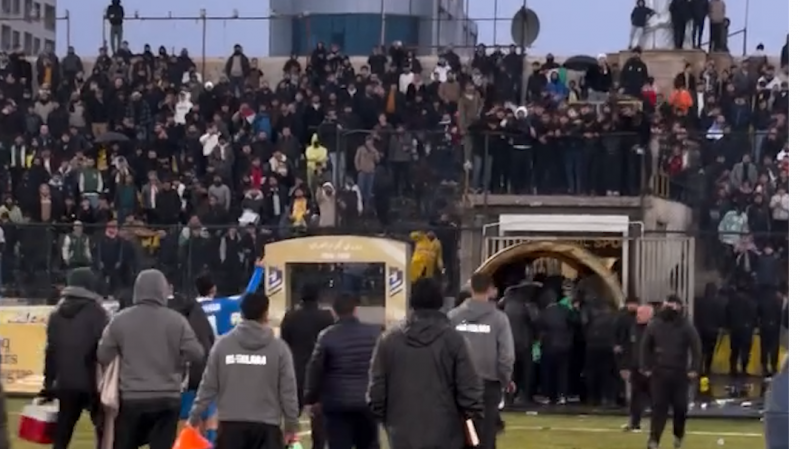 پرتاب سنگ به تیم منصوریان!