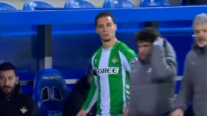 حرکات عجیب و زننده آنتونی در بازی شب گذشته!