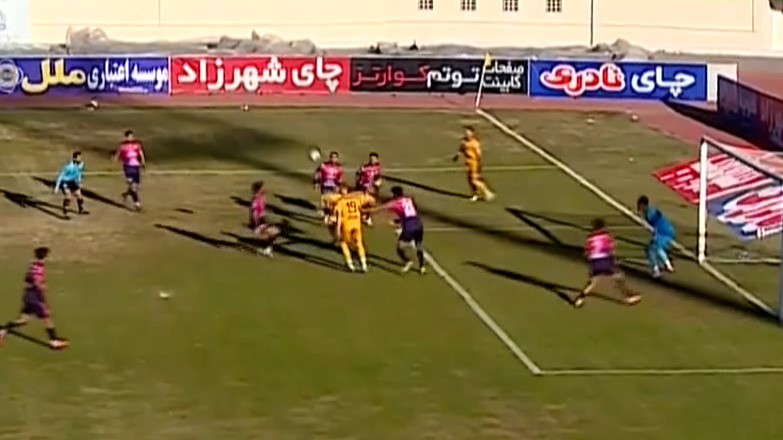 قیچی زیبای حسین زاده را خلیفه مهار کرد