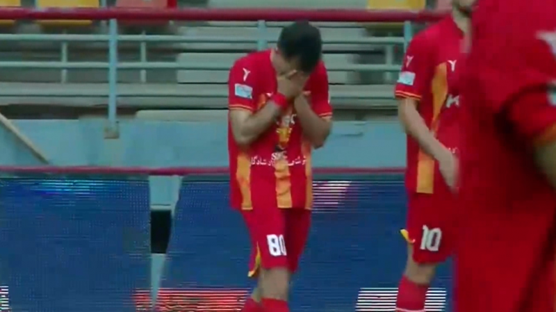 گل دوم فولاد به پرسپولیس توسط احمدزاده