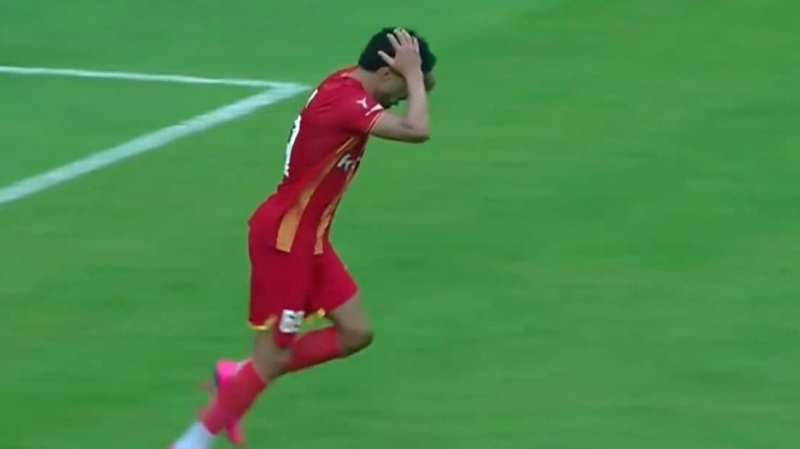 حرکت ترکیبی فولادی‌ها و ضربه رامین که به بیرون رفت