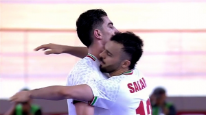 گل دوم ایران به مالزی (عظیمی)