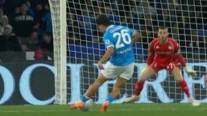 گل اول ناپولی به فیورنتینا (ورگارا)