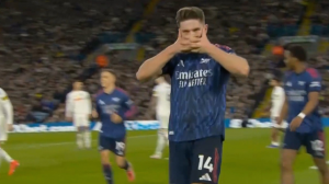 گل سوم آرسنال به لیدز توسط گیوکرش