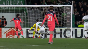 فرصت سوزی عجیب فران تورس مقابل دروازه!