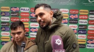 تقدیم پیروزی به هوادار معلول توسط صائب محبی