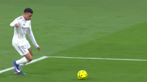 بدشانسی امباپه پس از دریبل دروازه‌بان