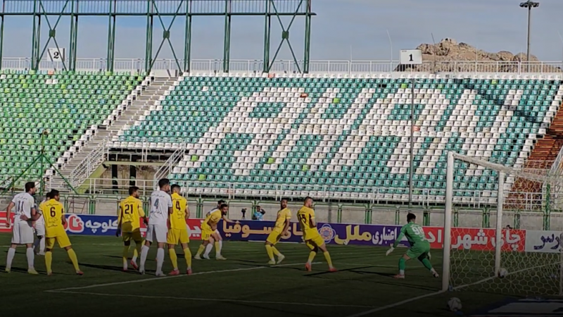 گل اول ذوب آهن به فجرسپاسی توسط محمدی