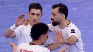 گل ششم ایران به ازبکستان توسط عظیمی