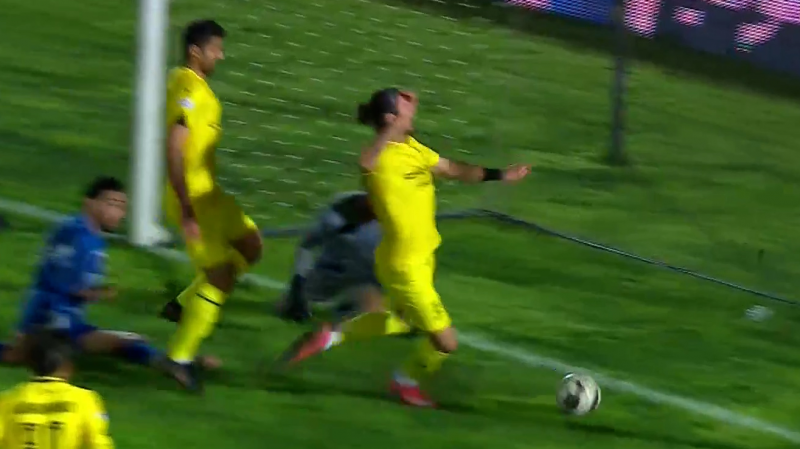 نجات دروازه مهدی محمدی مانع گلزنی استقلال شد