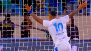 روی پاس گل بنزما؛ گل چهارم الهلال به الاخدود