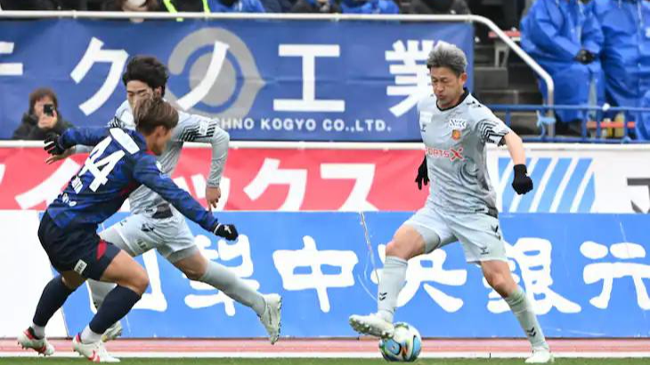 نمایش مرد 58 ساله در جی لیگ ژاپن!