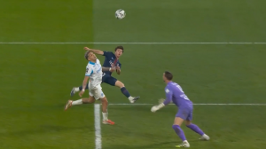 گل سوم پاری سن ژرمن به مارسی (گل به خودی)