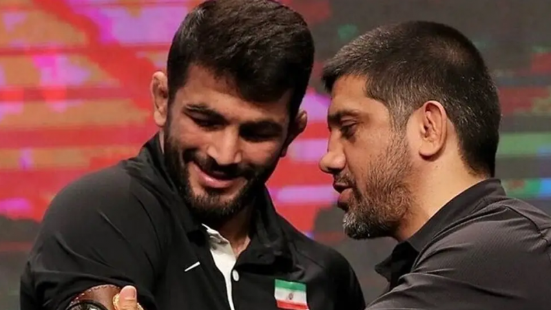 دبیر: یزدانی هر تصمیمی بگیرد کنارش هستم