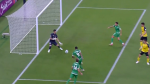 سیو زیبای حسینی مقابل الاهلی دوحه