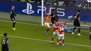 گل سوم گالاتاسرای به یوونتوس (سانچز)