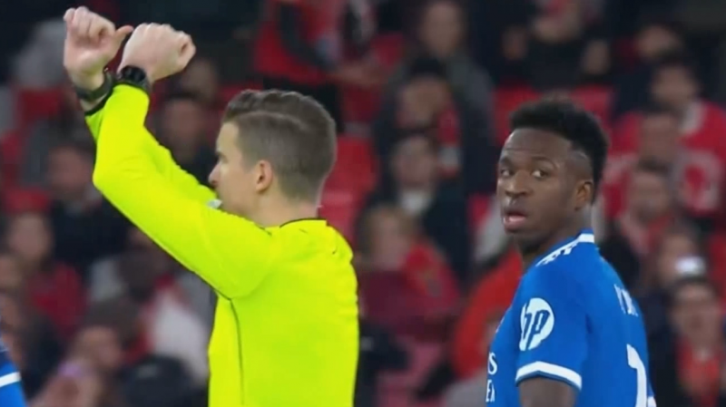 توقف بازی بنفیکا - رئال به دلیل توهین به وینیسیوس