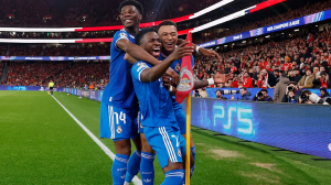 سوپرگل وینیسیوس به بنفیکا با گزارش عربی!