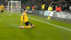 گل دوم ولورهمپتون به آرسنال (گل به خودی)