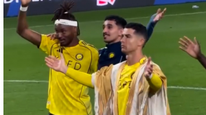 خوشحالی خاص و منحصر به فرد رونالدو با عبای عربی!