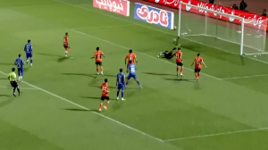 برخورد ضربه اسلامی به تیر دروازه مس رفسنجان