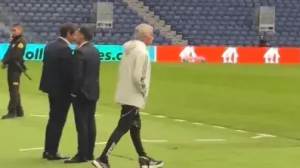 ‏آقای خاص روی چمن محبوبش قدم زد