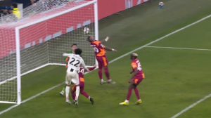 گل سوم یوونتوس به گالاتاسرای (مک کنی)