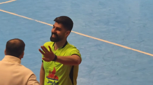 داوران بدون هدست و ارتباط با ایما و اشاره!