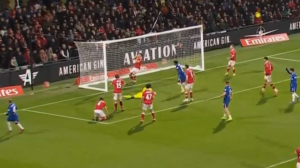 گل اول چلسی به رکسهام (گل به خودی)