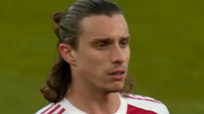 سیو بی نظیر کالافیوری در مقابل دروازه!