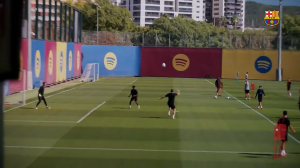 قیچی برگردان لواندوفسکی در تمرینات بارسلونا