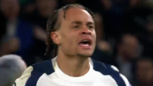 گل دوم تاتنهام به اتلتیکومادرید توسط ژاوی سیمونز