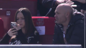 حضور اینیستا در جایگاه ویژه نیوکمپ 