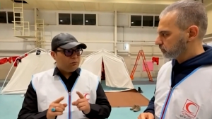 سرمربی تراکتور در لباس مقدس هلال احمر