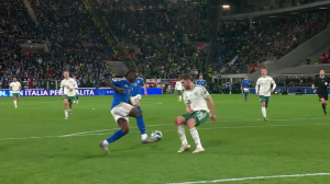 گل دوم ایتالیا به ایرلند شمالی (مویزه کین)