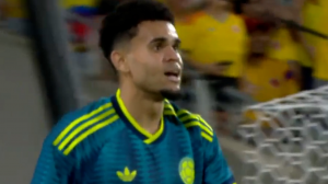 سوارز و اشتباه باورنکردنی در بازی کرواسی