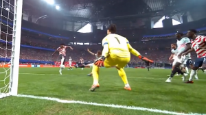 سیو درخشان سنه لمنز مقابل آمریکا