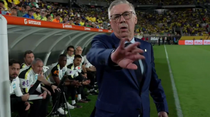 اعتراض آنچلوتی به تصویربردار کنار زمین!