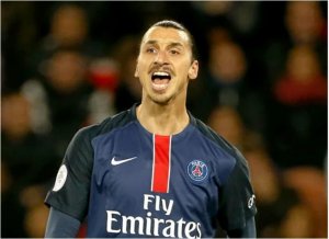 پوکر زلاتان با لباس پاری سن ژرمن