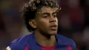 حرکت فوق‌العاده یامال که منجر به گل نشد!