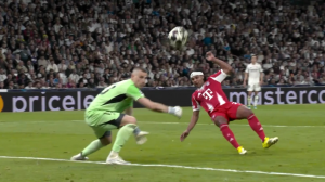 فرصت سوزی عجیب گنابری مقابل رئال مادرید