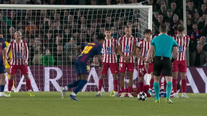 برخورد ضربه تماشایی رشفورد به تیردروازه اتلتیکومادرید