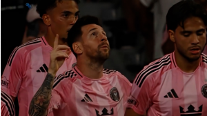 نمایی ویژه از گل لیونل مسی مقابل آستین