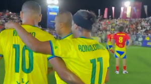 حرکت فانتزی ریوالدو در حضور پیشکسوتان برزیل