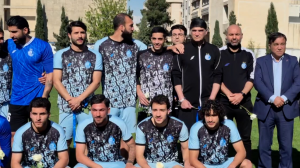 ورود بازیکنان استقلال به همراه با تشویق هواداران