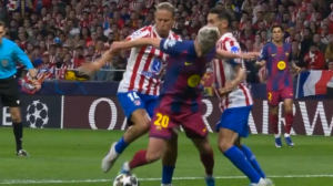 صحنه مشکوک به خطای پنالتی روی دنی اولمو