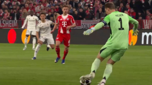 اعتماد به نفس کاذب نویر، بایرن را به زحمت انداخت