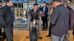 شوخی اعضای فراکسیون با دستگاه بدنسازی آمریکایی سالن کشتی