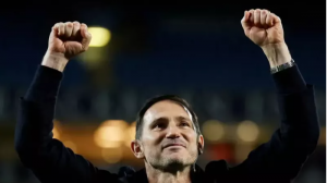 خوشحالی لمپارد و هواداران پس از صعود به لیگ برتر 